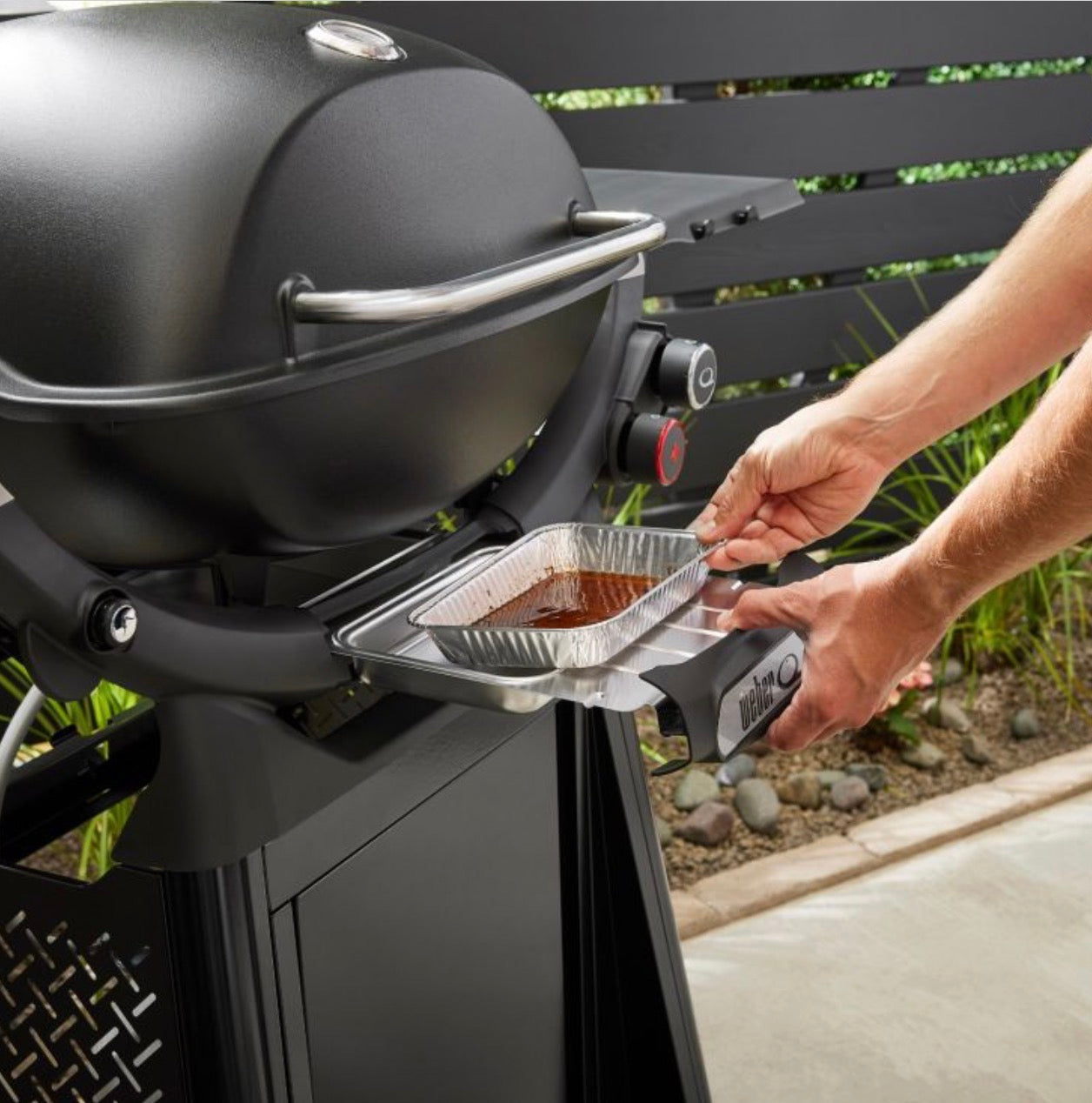 WEBER GASGRILL Q 3200N+ MIT ROLLWAGEN, BLACK, INKLUSIVE ABDECKHAUBE